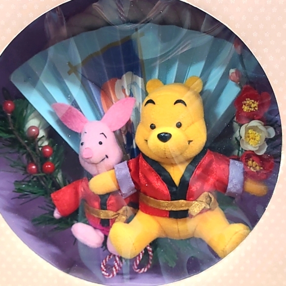 2010 Disney Tokyo HAPPY NEW YEAR Winnie the Pooh Wreath - Picture 2 of 6